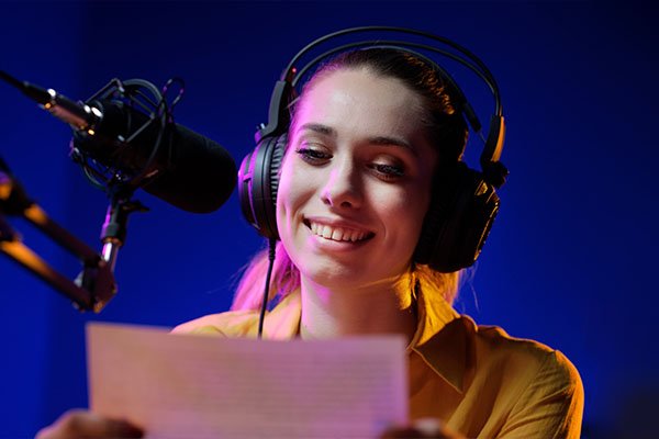 EISV - Curso de Especialización en audiodescripción y subtitulación (250 horas)